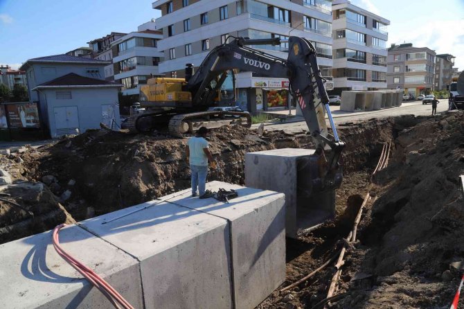 Altınordu’da 30 Yıllık Yağmur Suyu Hattı Sil Baştan Yenileniyor