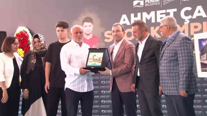 Pendik’te Ahmet Çalık Spor Kompleksi Kapılarını Açtı