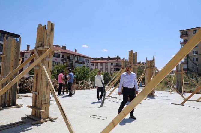 Pursaklar’da Ayyıldız Millet Kıraathanesi’nin Yapımı Devam Ediyor