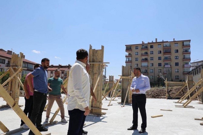 Pursaklar’da Ayyıldız Millet Kıraathanesi’nin Yapımı Devam Ediyor