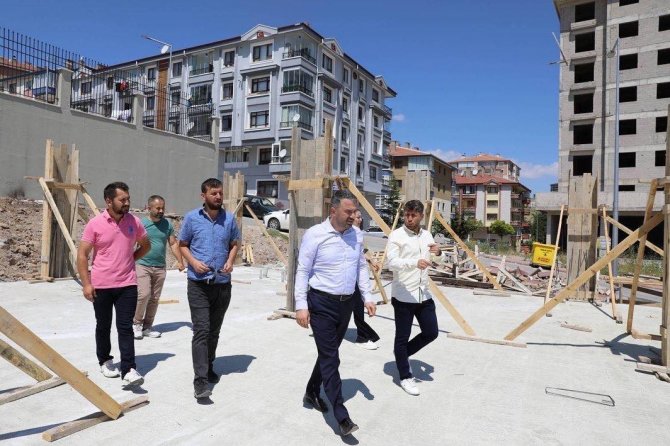 Pursaklar’da Ayyıldız Millet Kıraathanesi’nin Yapımı Devam Ediyor