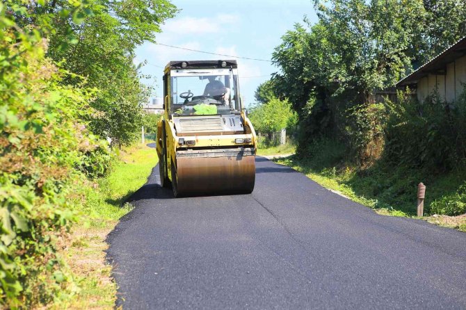 Büyükşehir’den Hendek’te Asfalt Mesaisi
