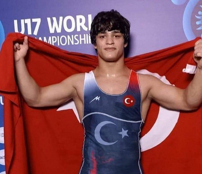 Samsunlu Güreşçi Dünya Şampiyonu Oldu