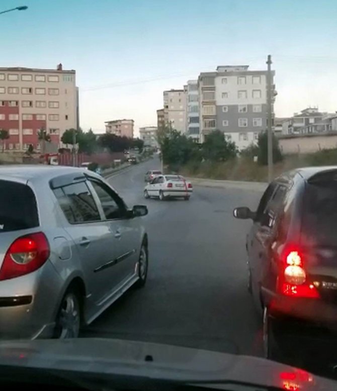 Samsun’da Düğün Konvoyunda 2 Araç Drift Yaptı