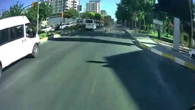Şanlıurfa’da 2 Kişinin Öldüğü Feci Kaza Kamerada
