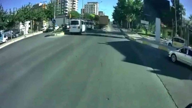 Şanlıurfa’da 2 Kişinin Öldüğü Feci Kaza Kamerada