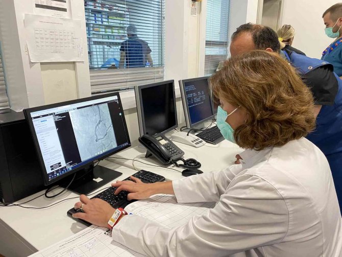 Kavurucu Sıcaklara Dikkat: “Kalp Krizi Riski Sıcak Havalarda Artıyor”