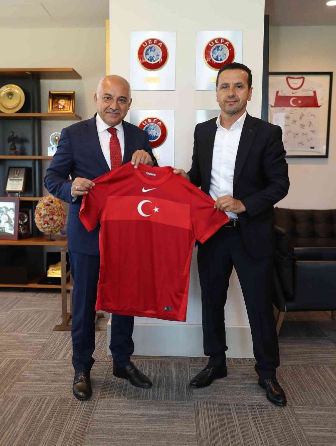 Tpfd Başkanı Saffet Akyüz’den Mehmet Büyükekşi’ye Ziyaret