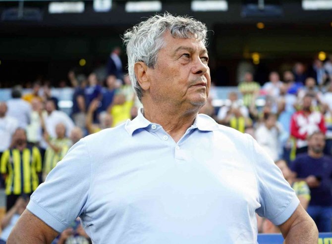 Uefa Şampiyonlar Ligi: Fenerbahçe: 0 - Dinamo Kiev: 0 (Maç Devam Ediyor)
