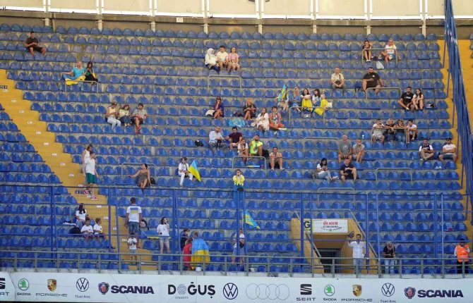 Uefa Şampiyonlar Ligi: Fenerbahçe: 0 - Dinamo Kiev: 0 (İ̇lk Yarı)