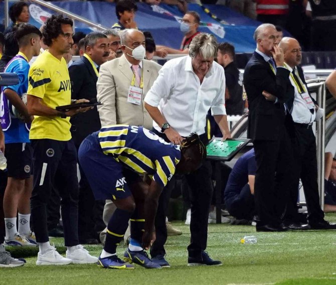 Uefa Şampiyonlar Ligi: Fenerbahçe: 1 - Dinamo Kiev: 2 (Maç Sonucu)