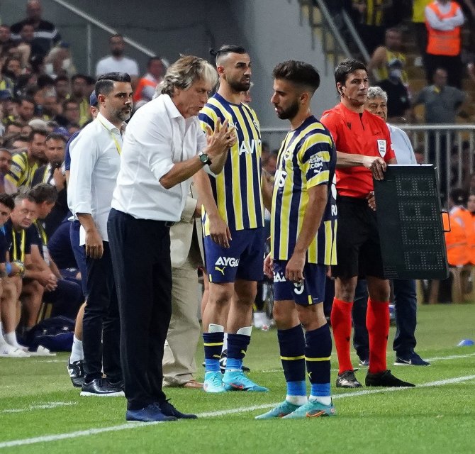 Uefa Şampiyonlar Ligi: Fenerbahçe: 1 - Dinamo Kiev: 2 (Maç Sonucu)