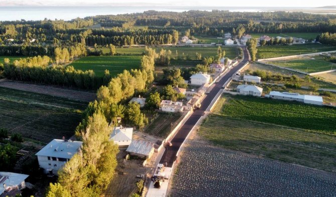 Van Büyükşehir Belediyesinden Erciş’e 22 Kilometrelik Asfalt