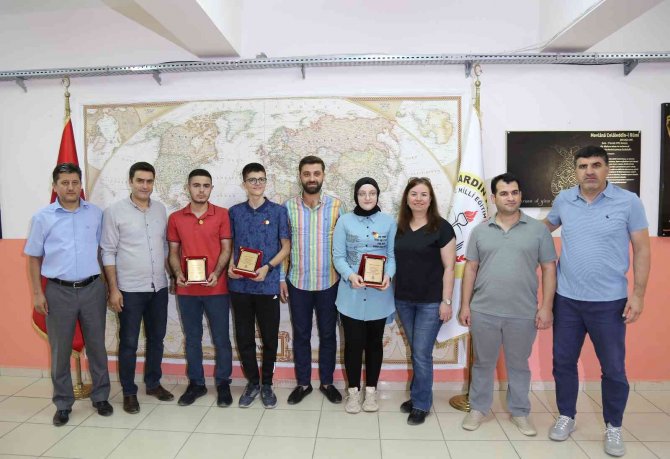 Yks’de Derece Yapan Mardin Fen Lisesi Öğrencileri Altınla Ödüllendirildi