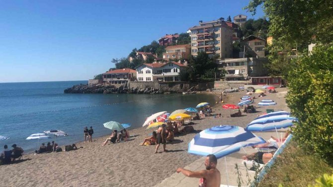 Dereden Kanalisazyon Nedeniyle Plaj Kapatıldı