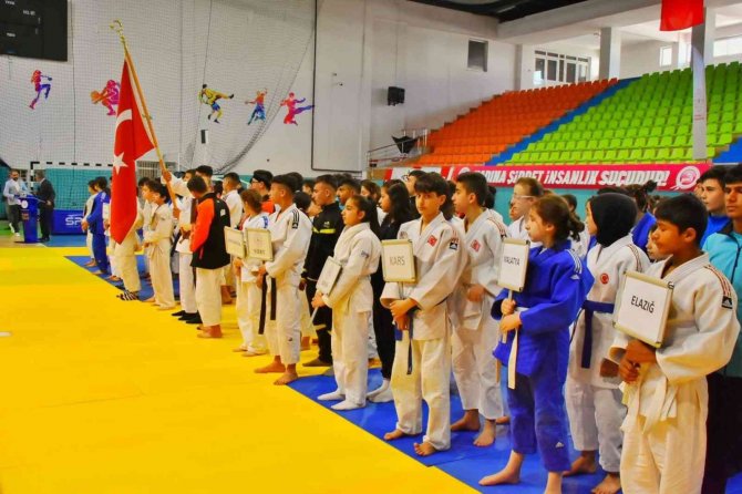 Elazığ 6 Bin 552 Sporcuyu Ağırladı