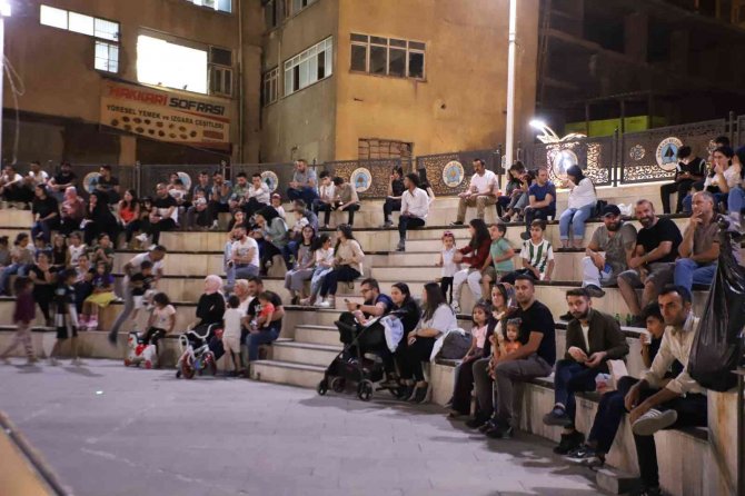 Hakkari’de ‘Sahne Sırası Sende’ Etkinliği Renkli Görüntüler Oluşturdu