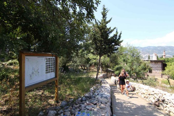 Alanya Kalesi Yönlendirme Levhaları Ve Panolar Yenilendi