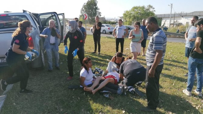 Otel Çalışanlarını Taşıyan Servis Kamyonetle Çarpıştı: 8 Yaralı
