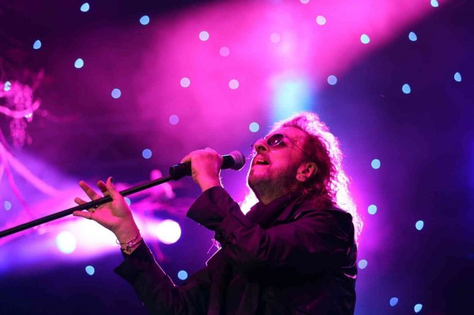 İ̇lhan İ̇rem Hayatını Kaybetti