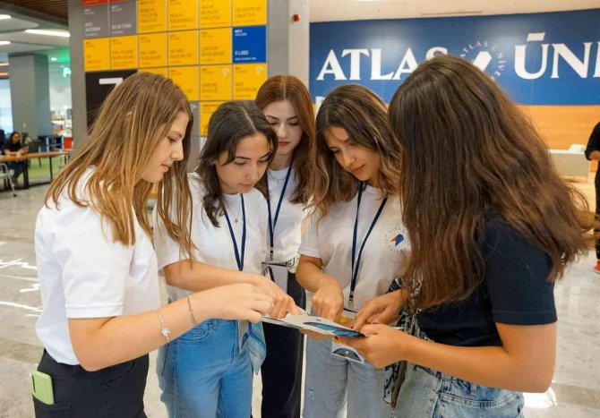 Atlas Üniversitesi Tercih Ve Tanıtım Günleri Devam Ediyor