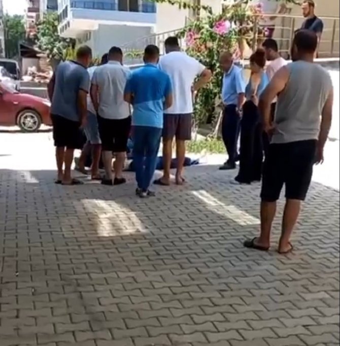 Yüksekten Düşen Yaşlı Adam Hayatını Kaybetti
