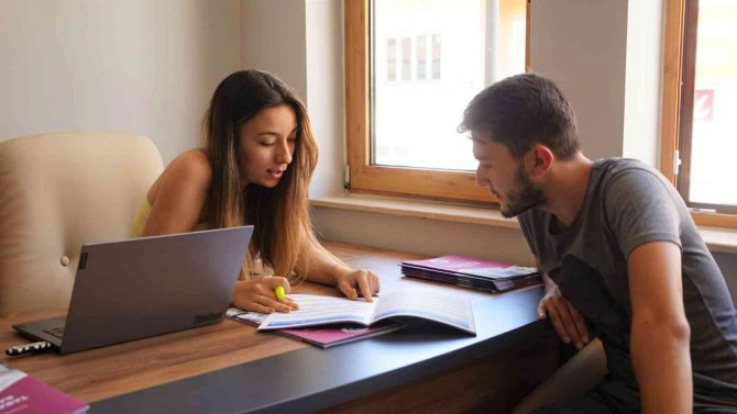Edremit Belediyesi’nden Öğrencilere Ücretsiz Tercih Danışmanlığı