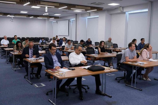 Bebka’da ’Kent İçi Sanayi Alanlarının Dönüşümü’ Konuşuldu