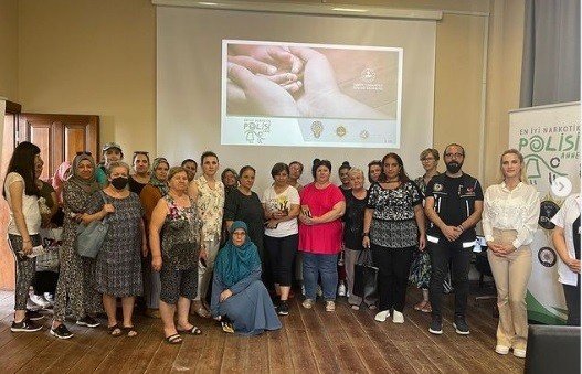 Polis Ekiplerince “En İ̇yi Narkotik Polisi Anne” Sunumu Yapıldı
