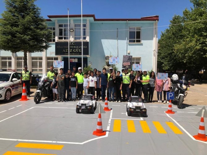 Elazığ’da Öğrencilere Trafik Eğitimi