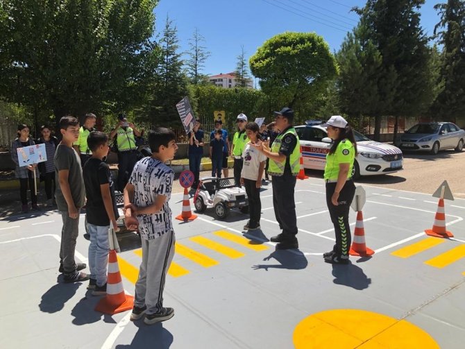 Elazığ’da Öğrencilere Trafik Eğitimi