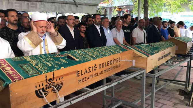 Baba, Oğul Ve Amca Son Yolculuklarına Uğurlandı