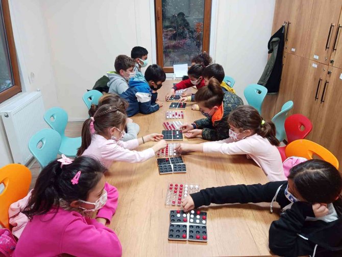 Yaz Tatilinde Eğlenerek Öğreniyorlar