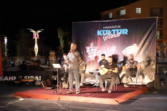 Hakkari’de ‘Sahne Sırası Sende’ Etkinliği Renkli Görüntüler Oluşturdu