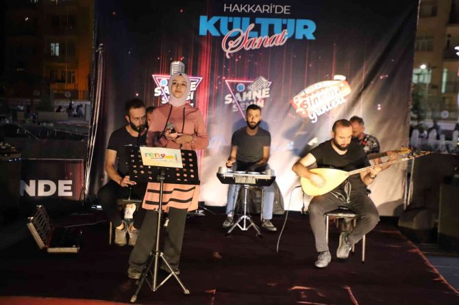 Hakkari’de ‘Sahne Sırası Sende’ Etkinliği Renkli Görüntüler Oluşturdu