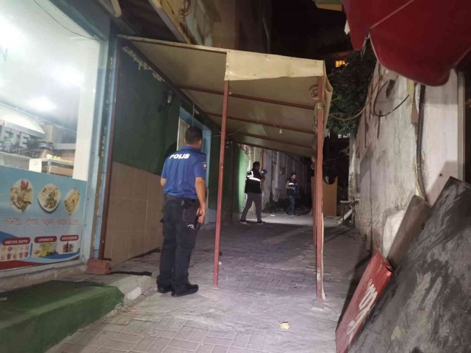 İ̇zmir’de Bıçaklı Kavga: 1 Ölü