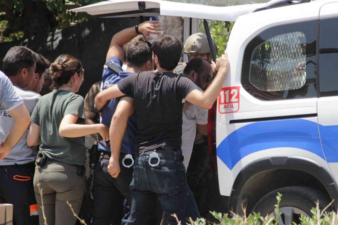 Karısının Aldattığını Düşündüğü İçin Rehin Almış