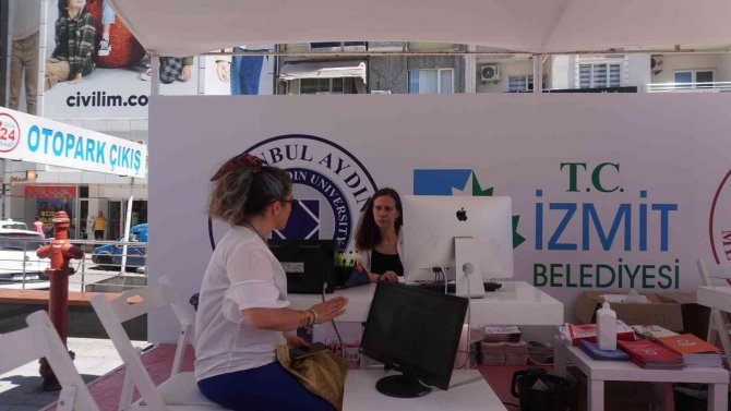 İ̇zmitli Gençler Ücretsiz Danışmanlık Hizmeti Alıyor