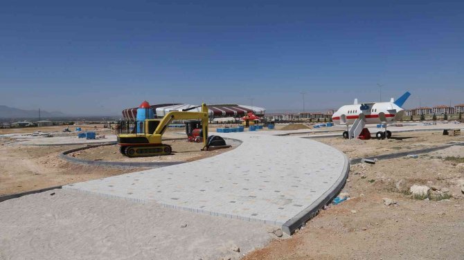 Karaman’da Yeşil Alan Ve Park Çalışmaları Devam Ediyor