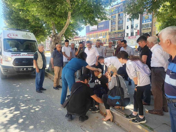 Motosikletin Çarptığı 12 Yaşındaki Çocuk Hastaneye Kaldırıldı