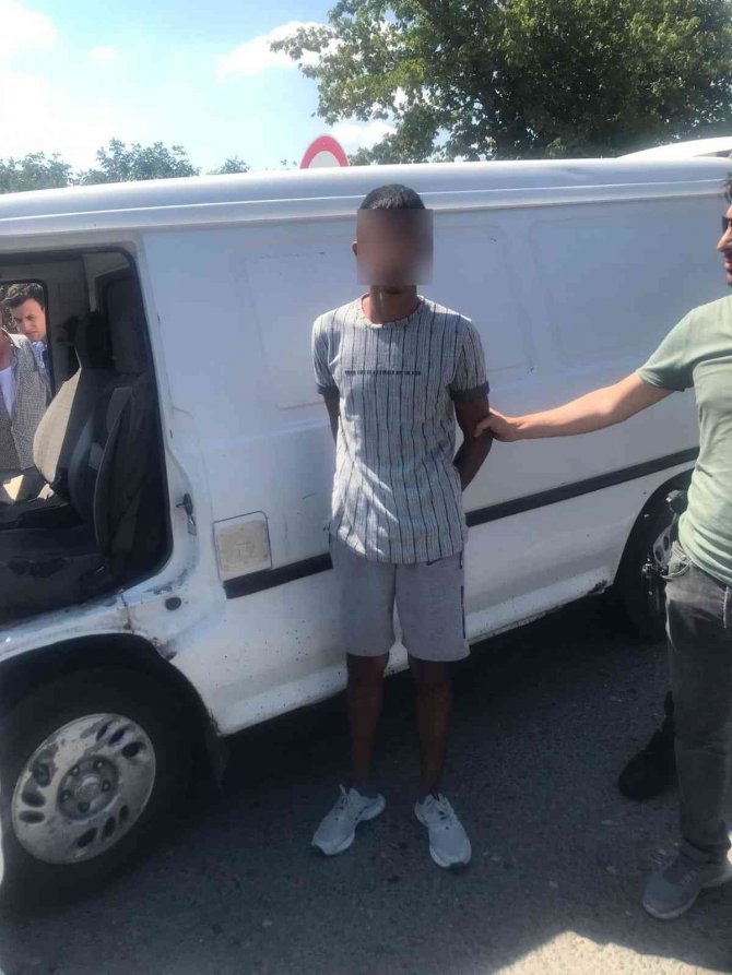Üvey Babasını Bıçaklayan Genç Tutuklandı