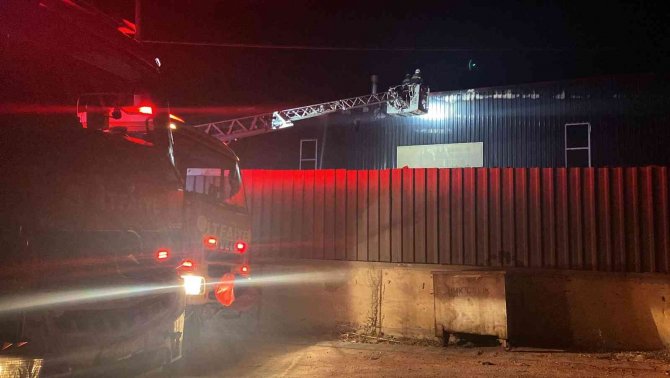 Alüminyum Fabrikasında Basınç Tankı Patladı: 1 İşçi Yaralandı