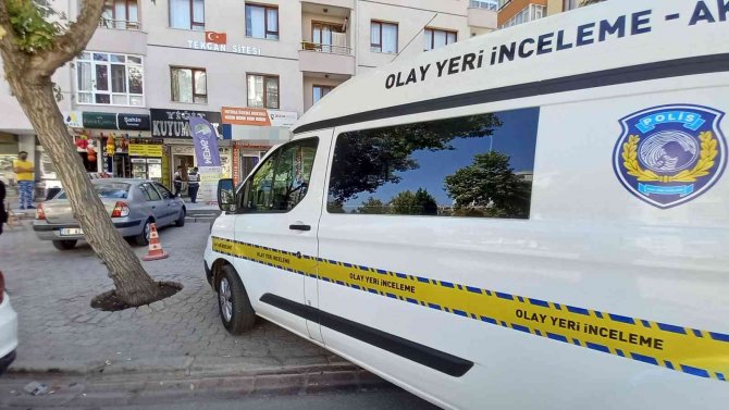 Döviz Bozdurma Bahanesiyle Kuyumcudan 100 Bin Lira Çaldılar