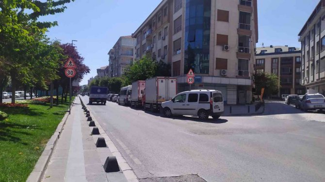 Küçükçekmece’de Yolun Karşısına Geçmeye Çalışan Kadına Araç Çarptı