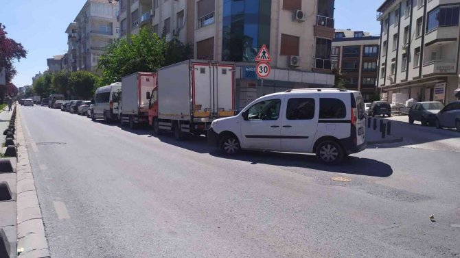 Küçükçekmece’de Yolun Karşısına Geçmeye Çalışan Kadına Araç Çarptı