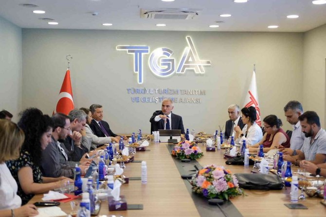 Turizm Her Yıl Rekor Kırarak Devam Edecek