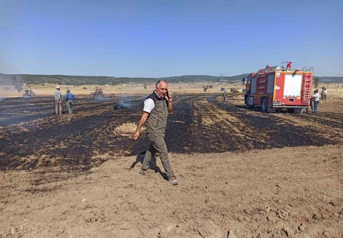 Kütahya’da Balya Makinesi Kıvılcımından Çıkan Yangında 2 Dekar Alan Yandı