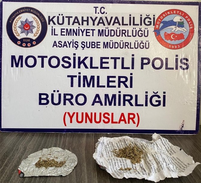 Kütahya’da İki Kişinin Üzerinde Uyuşturucu Bulundu