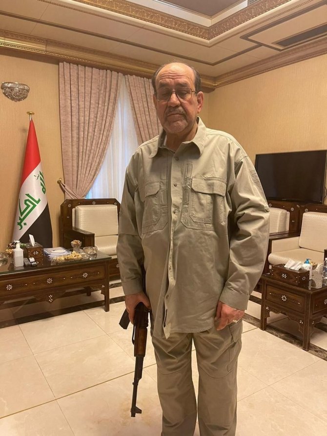 Irak’ta Eski Başbakan El-maliki’nin Silahlı Fotoğrafları Gündem Oldu