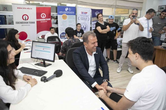 Seçer, Yks Tercih Danışmanlığına Başvuran Öğrencilerle Buluştu